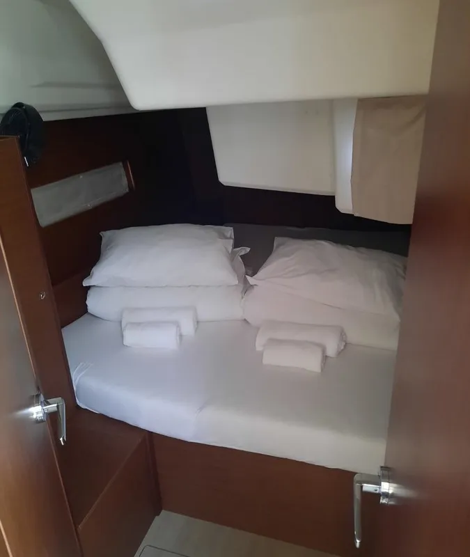 Cabin on ALBIUS, a Beneteau Oceanis 40.1 sailboat at Split, Croatia