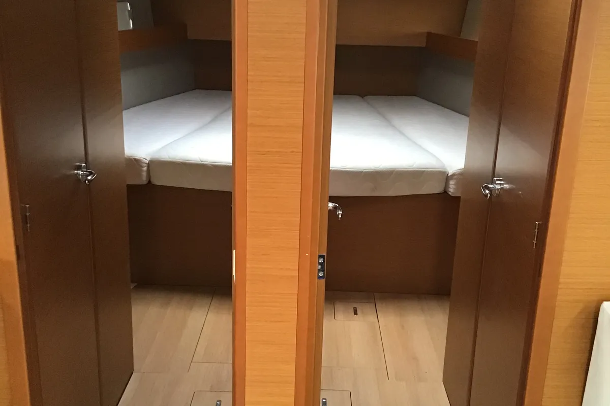 Cabin on Helia, a Jeanneau Sun Odyssey 490 sailboat at Volos, Greece