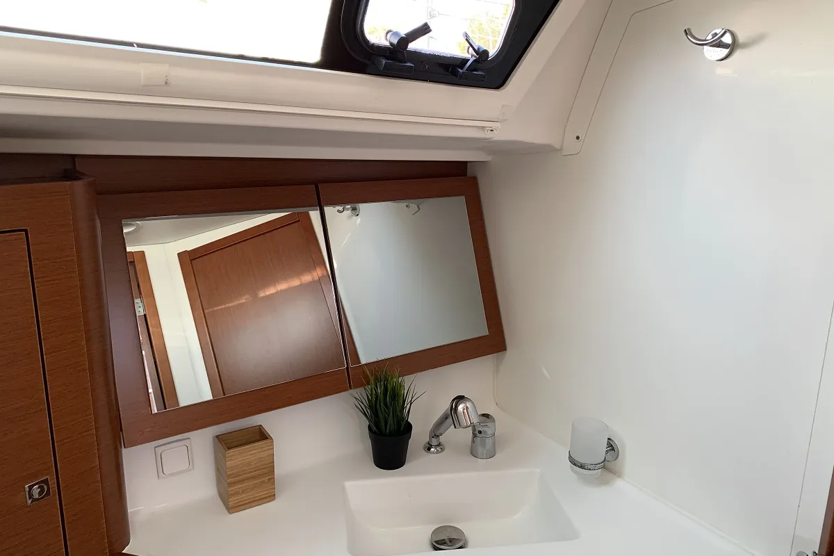 Head on Alfa, a Beneteau Oceanis 45 sailboat at Kontokali, Greece