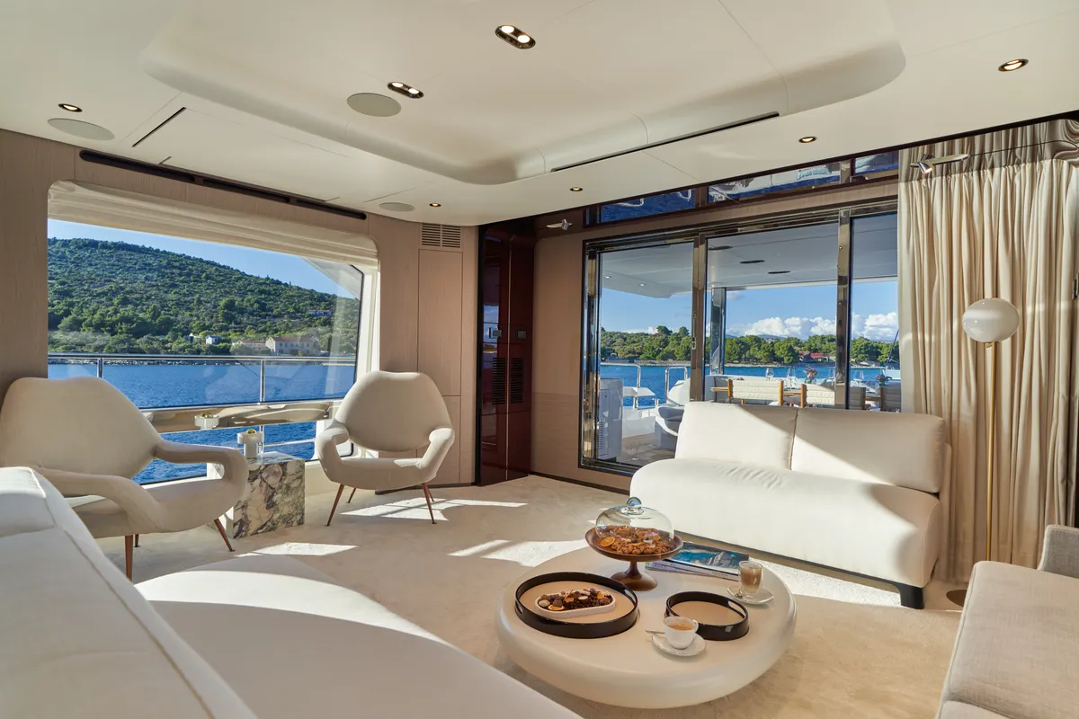 Salon of ALUMINIA TOO, a Azimut Grande 27 motor yacht at Grad Kaštela, Croatia