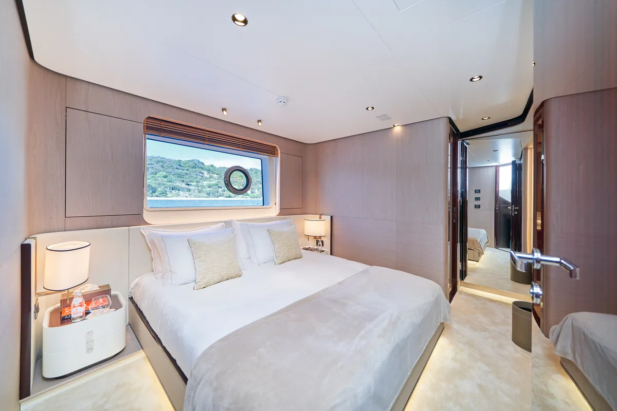 Cabin on ALUMINIA TOO, a Azimut Grande 27 motor yacht at Grad Kaštela, Croatia