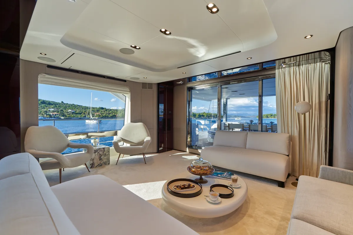 Salon of ALUMINIA TOO, a Azimut Grande 27 motor yacht at Grad Kaštela, Croatia