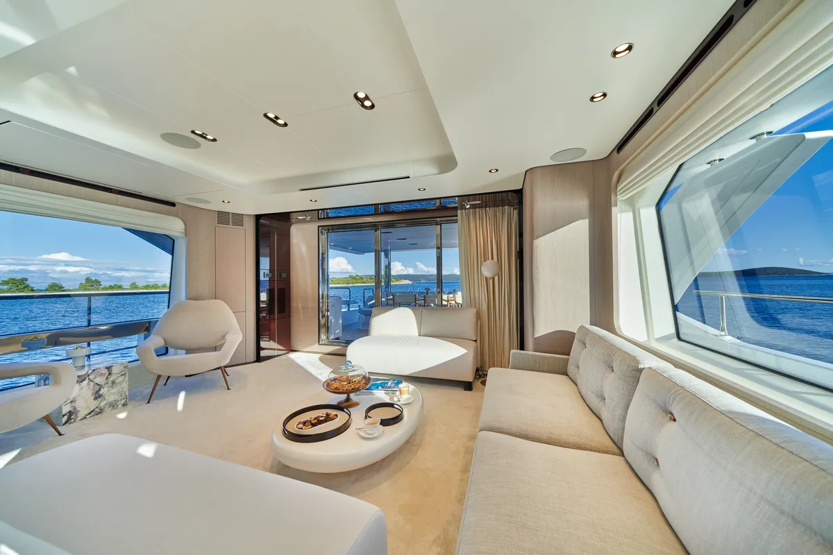 Salon of ALUMINIA TOO, a Azimut Grande 27 motor yacht at Grad Kaštela, Croatia