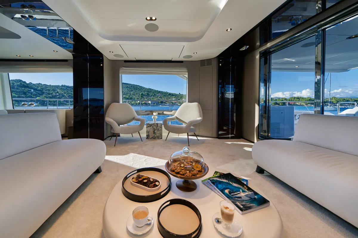 Salon of ALUMINIA TOO, a Azimut Grande 27 motor yacht at Grad Kaštela, Croatia