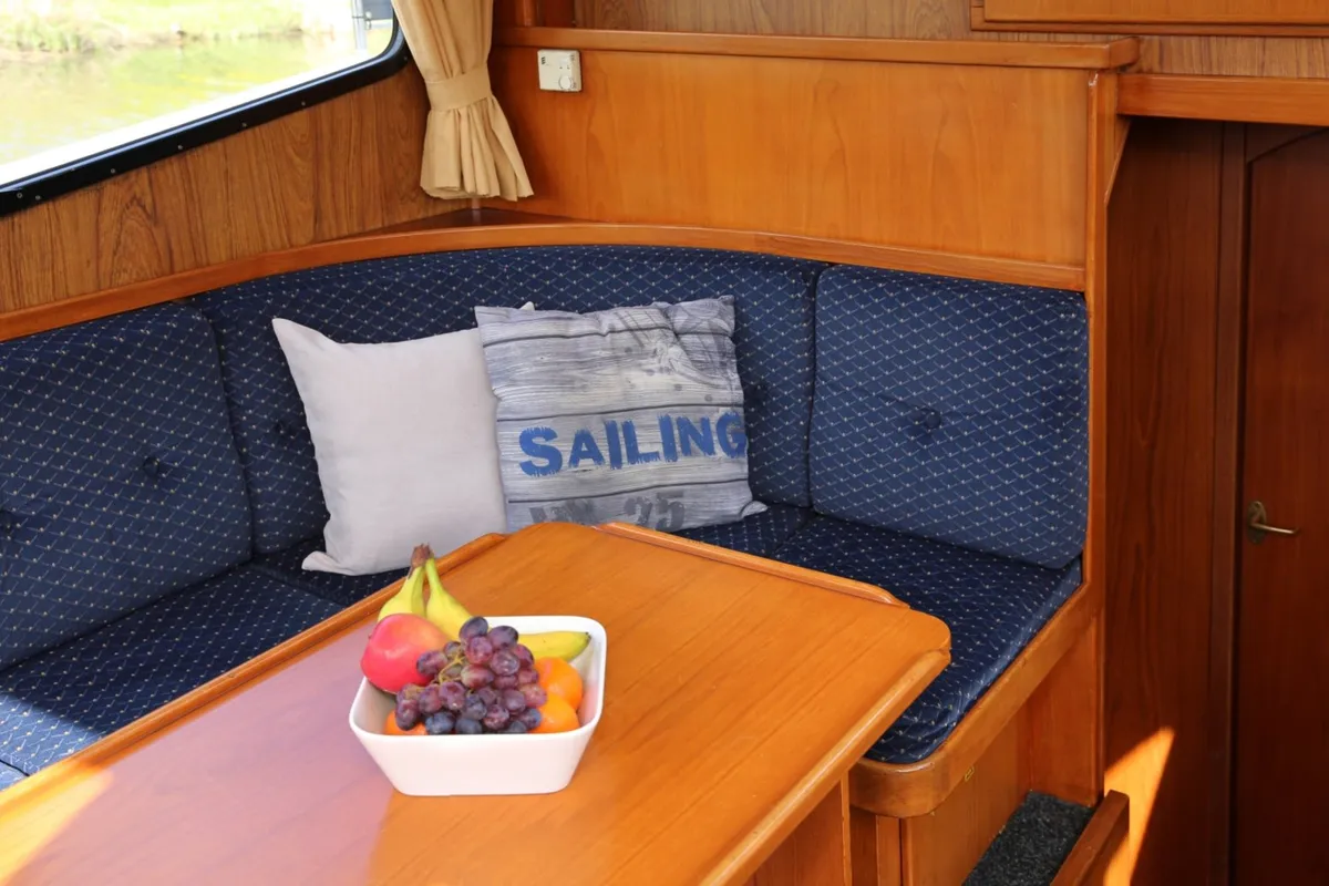Salon of Antaris, a Vri-Jon Contessa 37 motorboat at Heukelum, Netherlands