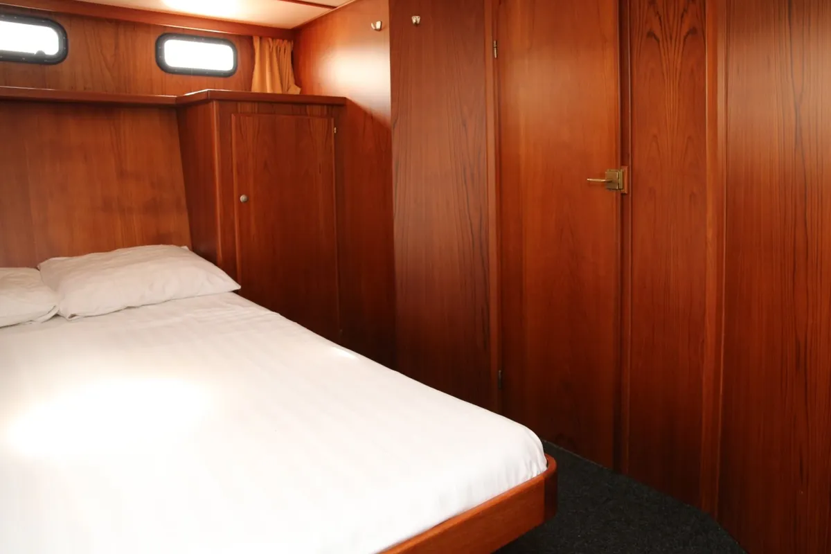 Cabin on Antaris, a Vri-Jon Contessa 37 motorboat at Heukelum, Netherlands