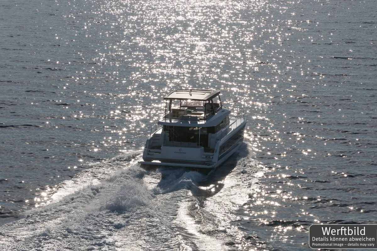 Exterior view of Mamma Mia, a Fountaine Pajot MY6 catamaran at Palma de Mallorca, Spain