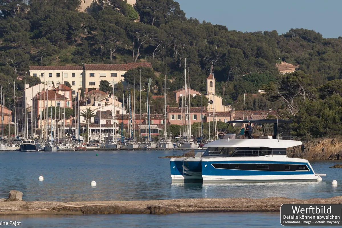 Exterior view of Mamma Mia, a Fountaine Pajot MY6 catamaran at Palma de Mallorca, Spain