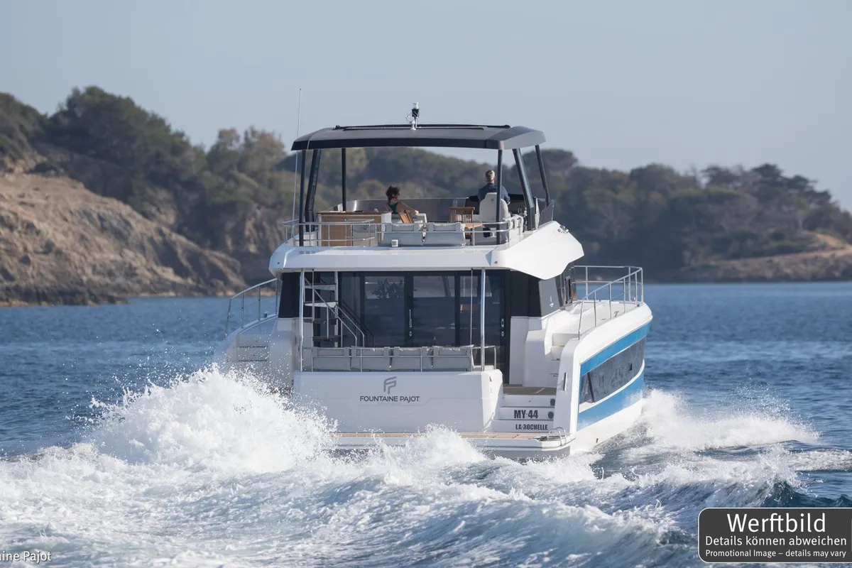 Exterior view of Mamma Mia, a Fountaine Pajot MY6 catamaran at Palma de Mallorca, Spain