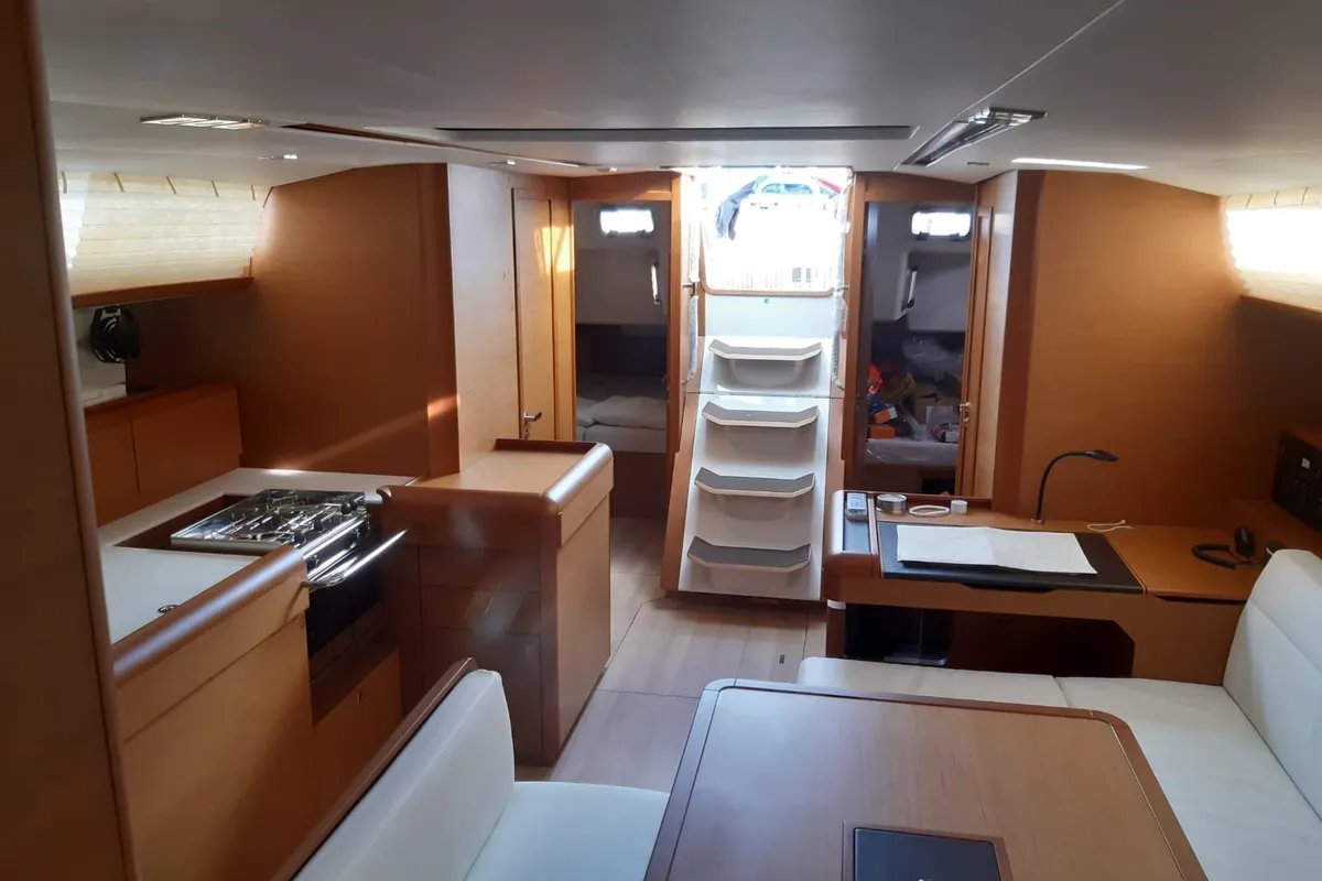 Salon of Giuncatello, a Jeanneau Sun Odyssey 519 sailboat at Puntone di Scarlino, Italy