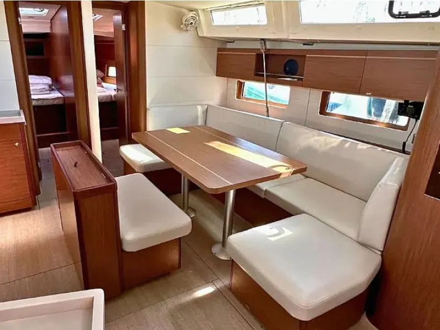 Salon of ILIA, a Beneteau Oceanis 46.1 sailboat at Athens, Greece