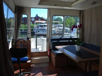 2505, a Espade 1150 Fly motorboat at Savoyeux, France
