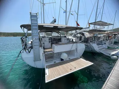 Deck of Insomnia, a Bavaria C50 Holiday sailboat at Figari/Golfo Aranci, Italy