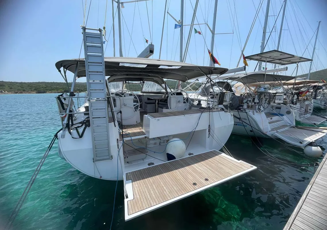 Deck of Insomnia, a Bavaria C50 Holiday sailboat at Figari/Golfo Aranci, Italy