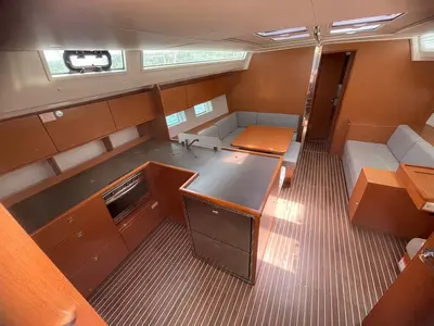 Galley of Insomnia, a Bavaria C50 Holiday sailboat at Figari/Golfo Aranci, Italy