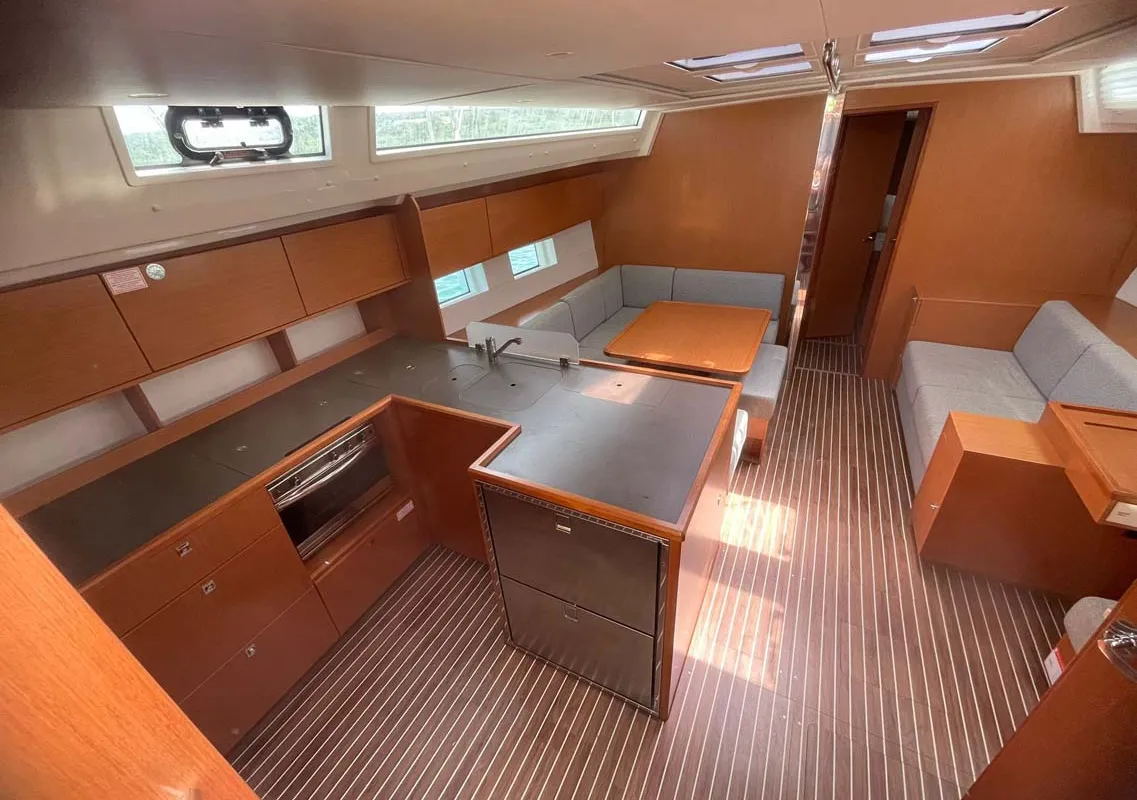 Galley of Insomnia, a Bavaria C50 Holiday sailboat at Figari/Golfo Aranci, Italy
