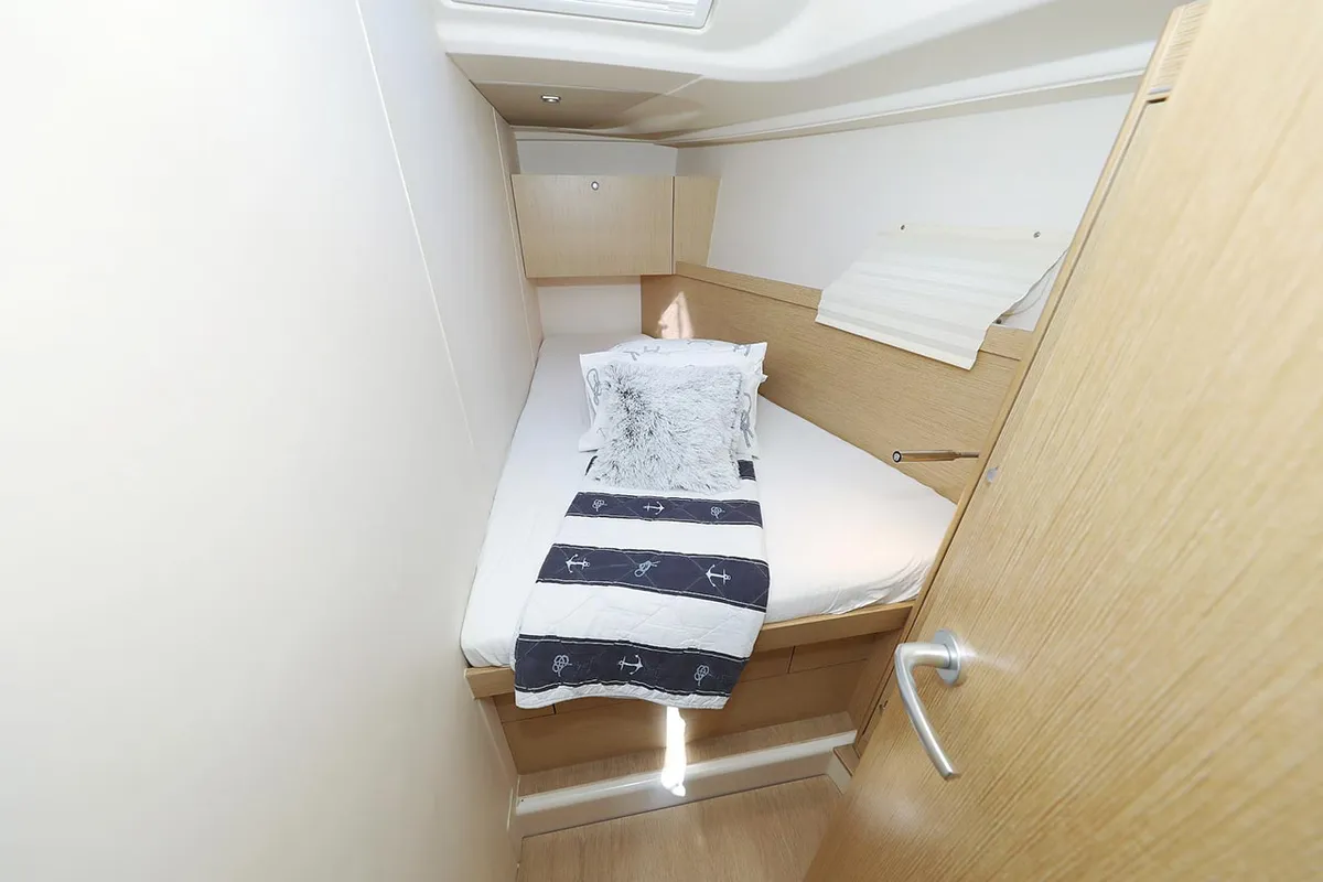 Cabin on Alaska, a Hanse 455 sailboat at Murter, Croatia