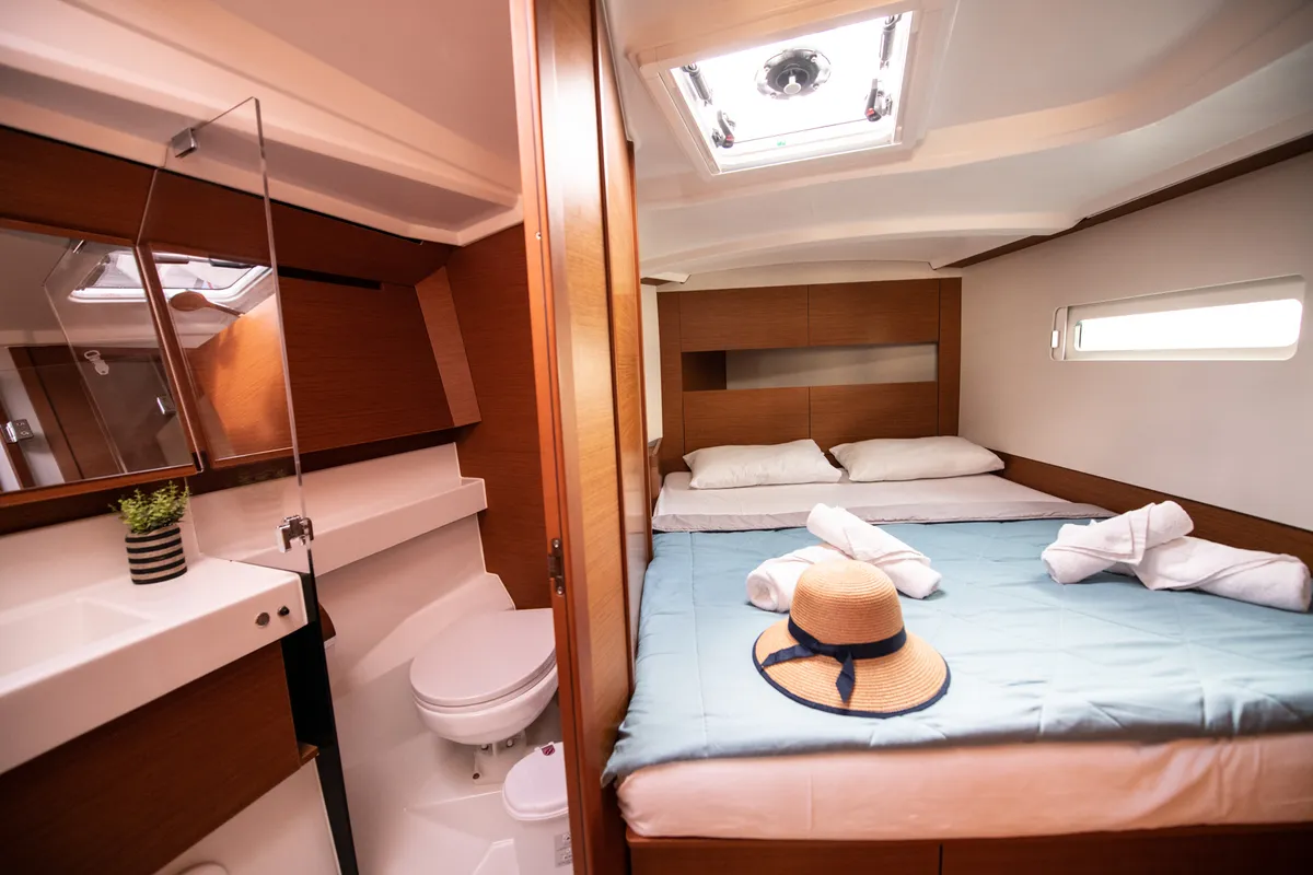 Cabin on Nastazia, a Jeanneau Sun Odyssey 410 sailboat at Neo Klima, Greece