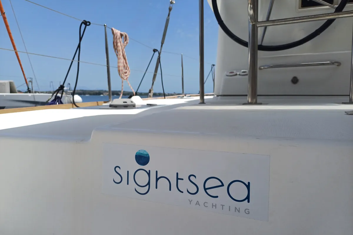Footprints, a Lagoon 400 S2 catamaran at Preveza, Greece