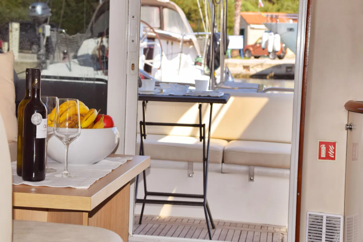 Salon of Julia, a Fairline Boats Fairlane Phantom 40 motorboat at Primošten, Croatia
