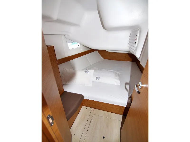 Cabin on Lyra, a Elan Impression 40 sailboat at Sukošan, Croatia