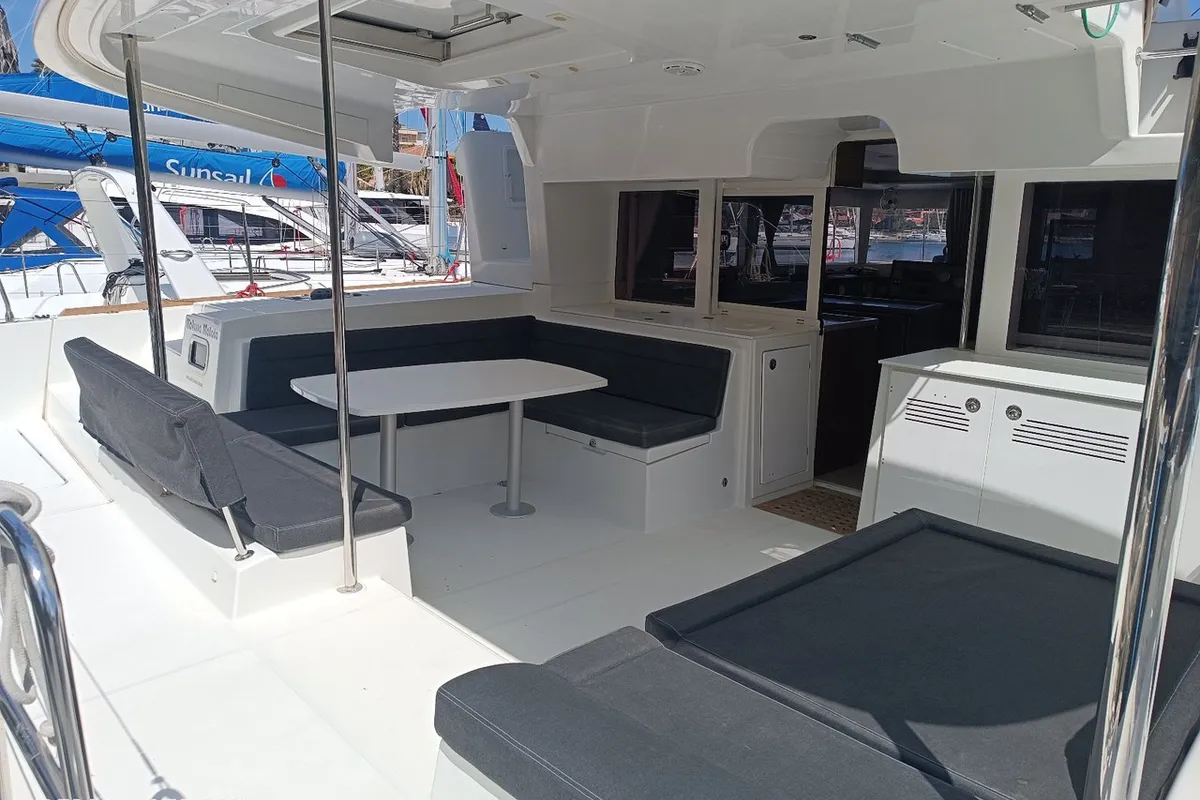 Deck of Hakuna Matata, a Lagoon 450 F catamaran at Tonnarella, Italy