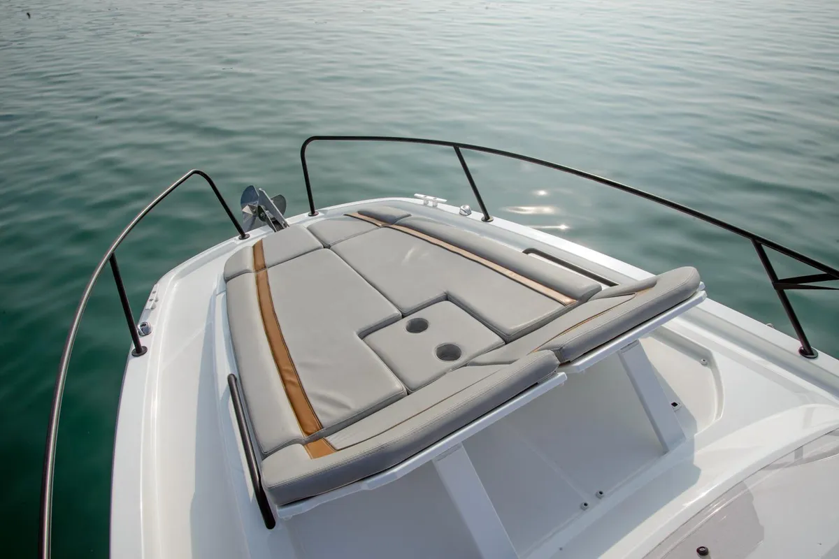 Deck of Beneteau Flyer 8 #2, a Beneteau Flyer 8 SUNdeck motorboat at Općina Medulin, Croatia