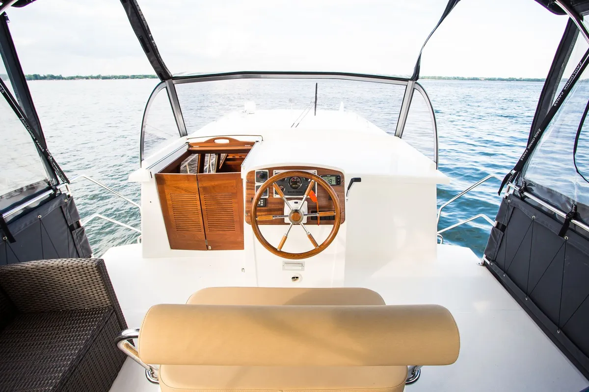 Cockpit of Nautiner 40.2 AFT #2, a Nautiner 40.2 AFT motorboat at Wilkasy, Poland