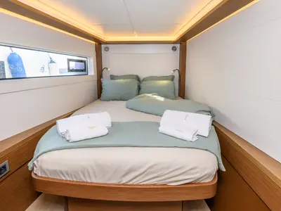 Cabin on Ouna, a Lagoon 46 catamaran at Parikia, Greece
