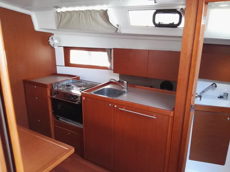 Galley of Dani, a Beneteau Oceanis 38.1 sailboat at Cannigione, Italy