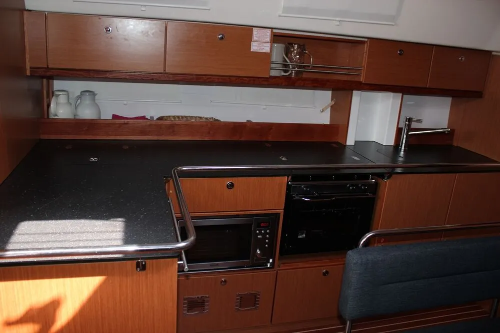 Cabin on Bella Blue, a Bavaria Cruiser 45 sailboat at Općina Vrsar, Croatia