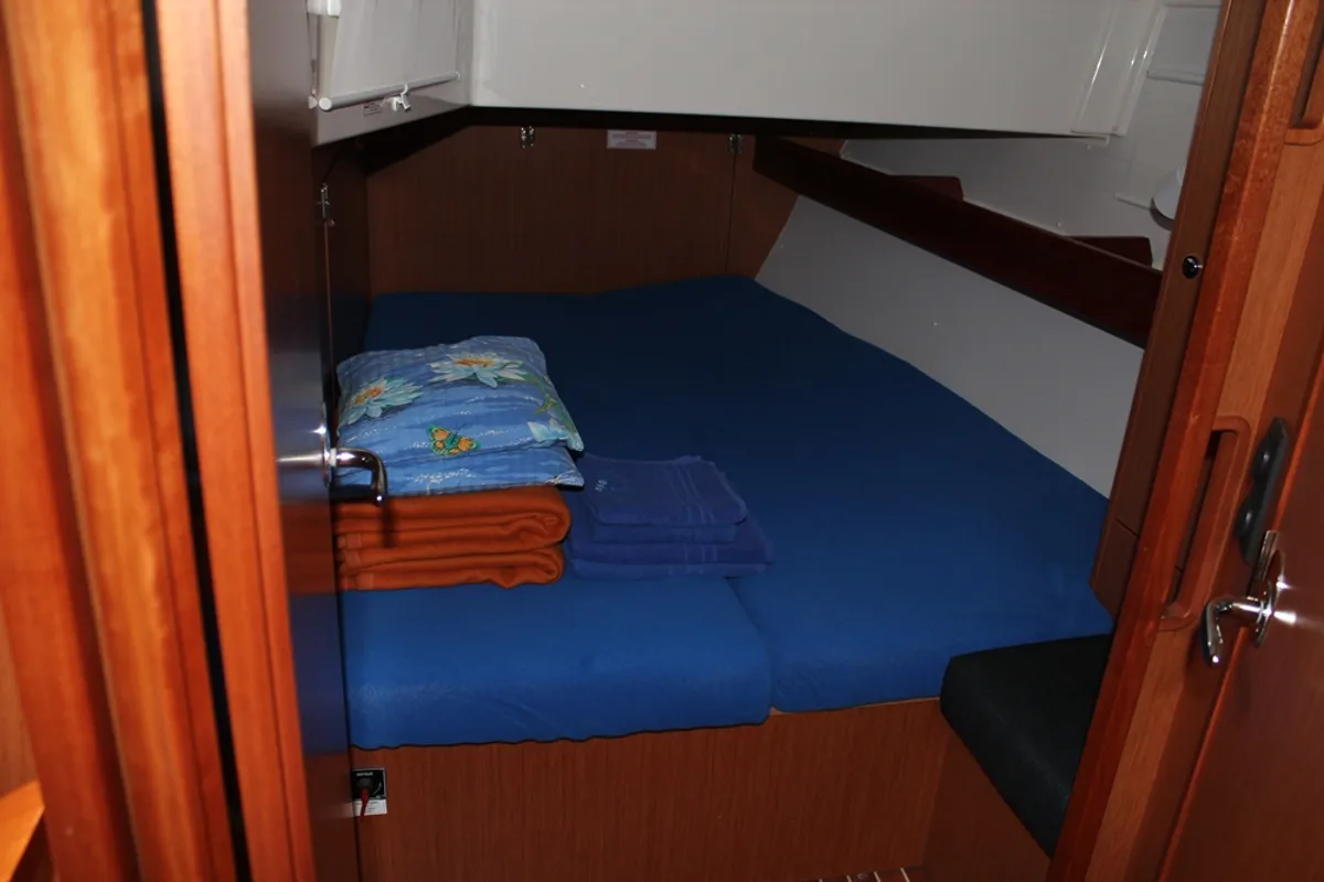 Cabin on Bella Blue, a Bavaria Cruiser 45 sailboat at Općina Vrsar, Croatia