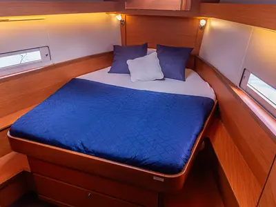 Cabin on Si Può Fare, a Dufour 430 sailboat at Palermo, Italy