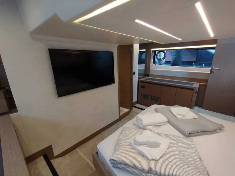 Cabin on Baby Indy, a Jeanneau Prestige 520 Flybridge motor yacht at Split, Croatia