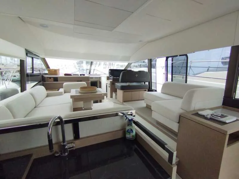 Salon of Baby Indy, a Jeanneau Prestige 520 Flybridge motor yacht at Split, Croatia