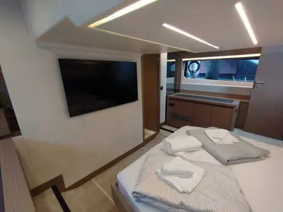 Cabin on Baby Indy, a Jeanneau Prestige 520 Flybridge motor yacht at Split, Croatia