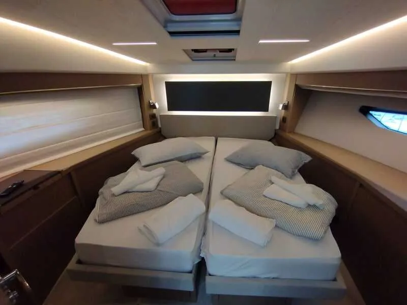 Cabin on Baby Indy, a Jeanneau Prestige 520 Flybridge motor yacht at Split, Croatia