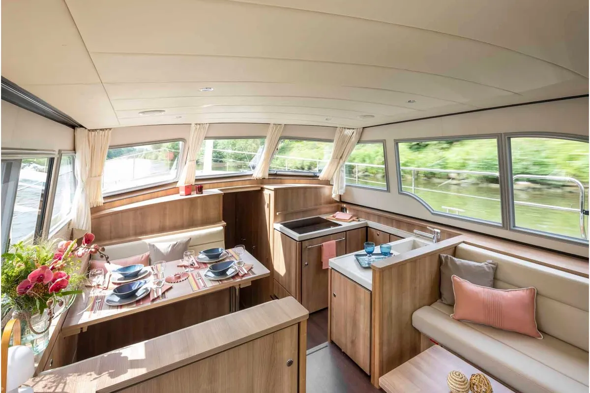 Salon of Helena II, a Linssen Grand Sturdy 40.0 AC motor yacht at Kinrooi, Belgium