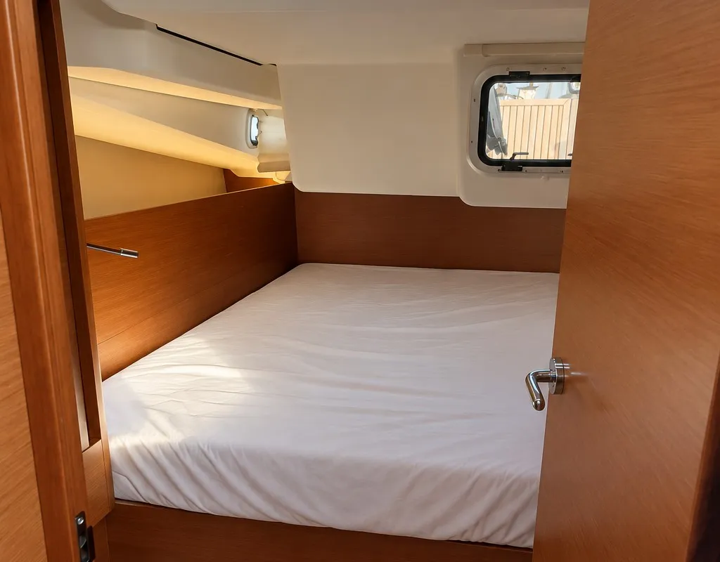 Cabin on Silvana D, a Jeanneau Sun Odyssey 449 sailboat at Punta Ala, Italy