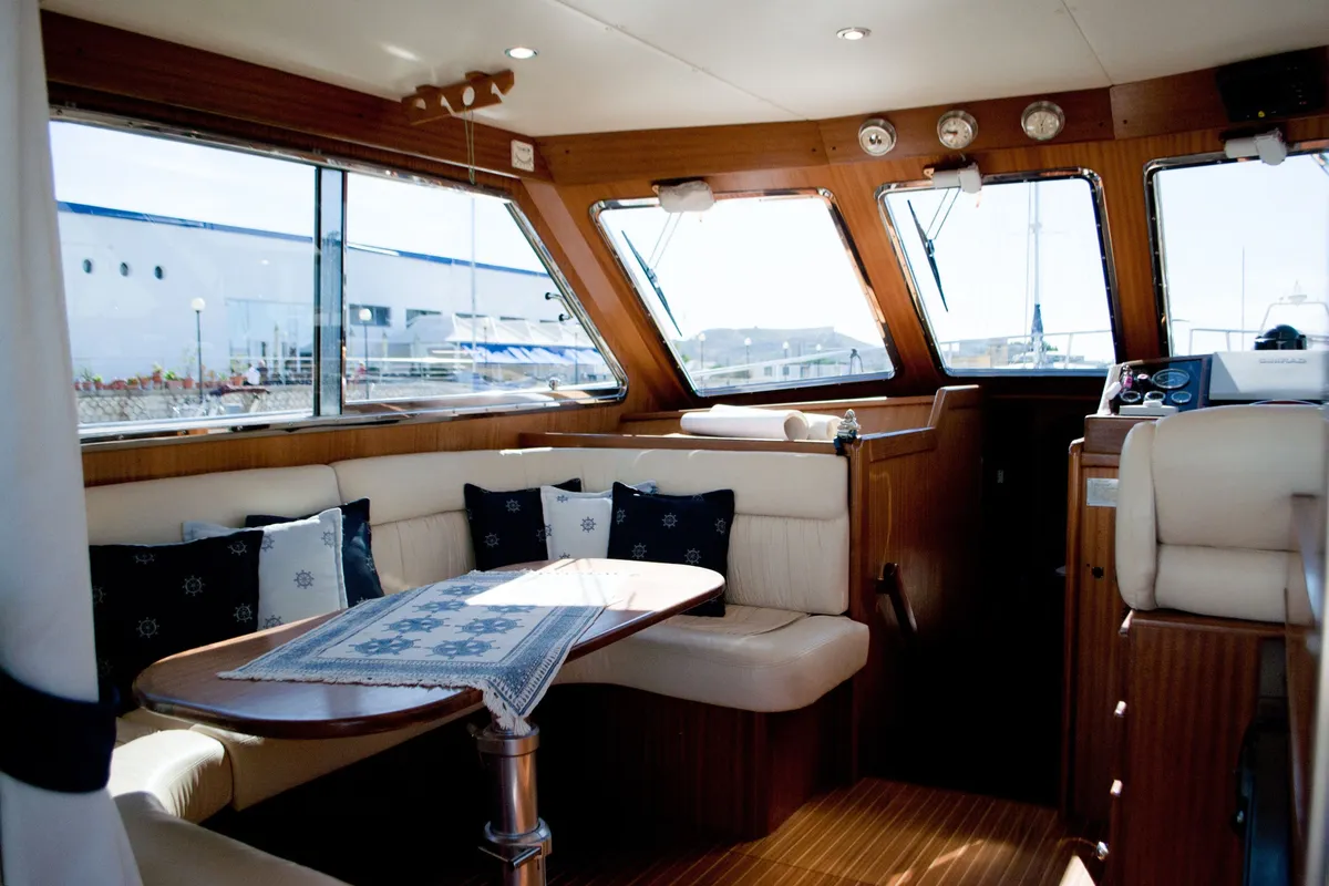 Salon of Perla di mare, a Sciallino 40 motorboat at Cagliari, Italy