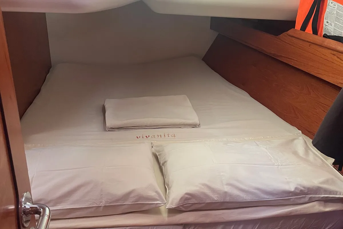 Cabin on Vivanita, a Jeanneau Sun Odyssey 49 sailboat at Grimaud, France