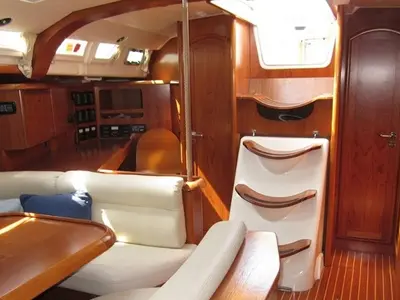 Salon of Vivanita, a Jeanneau Sun Odyssey 49 sailboat at Grimaud, France