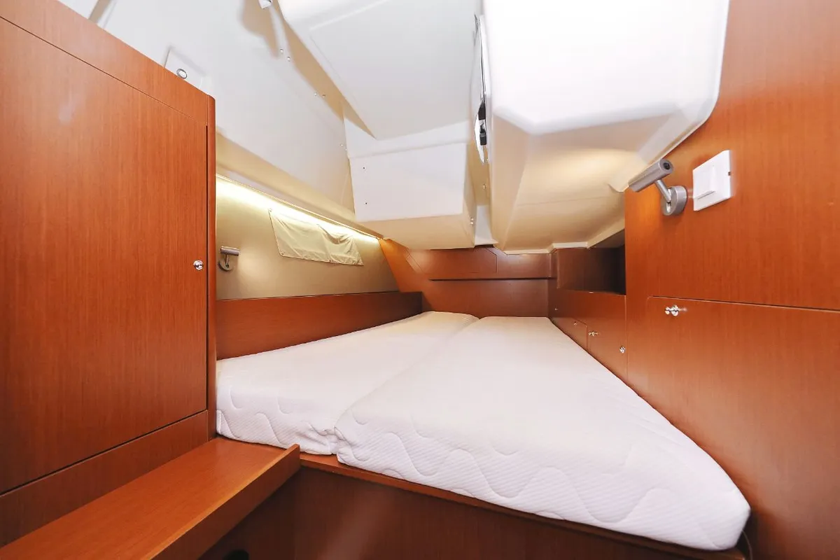 Head on Seven, a Beneteau Oceanis 41.1 sailboat at Zadar, Croatia