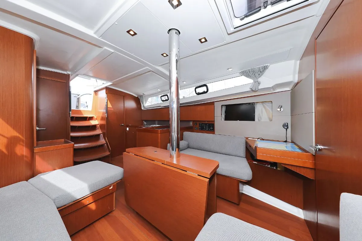 Salon of Seven, a Beneteau Oceanis 41.1 sailboat at Zadar, Croatia