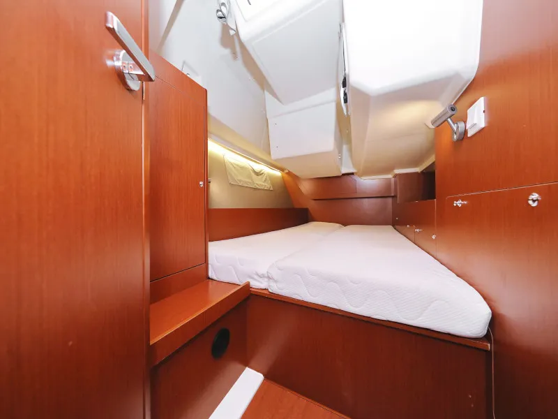 Cabin on Seven, a Beneteau Oceanis 41.1 sailboat at Zadar, Croatia