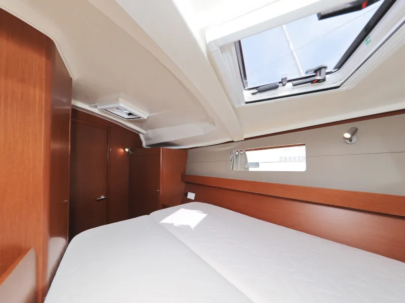 Cabin on Seven, a Beneteau Oceanis 41.1 sailboat at Zadar, Croatia