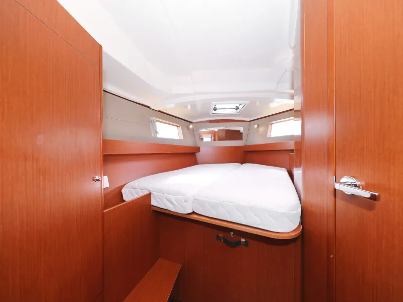 Cabin on Seven, a Beneteau Oceanis 41.1 sailboat at Zadar, Croatia