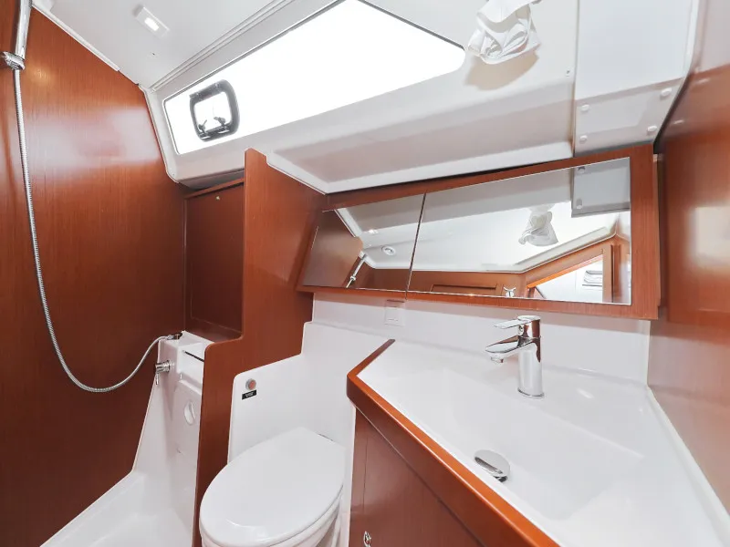 Head on Seven, a Beneteau Oceanis 41.1 sailboat at Zadar, Croatia