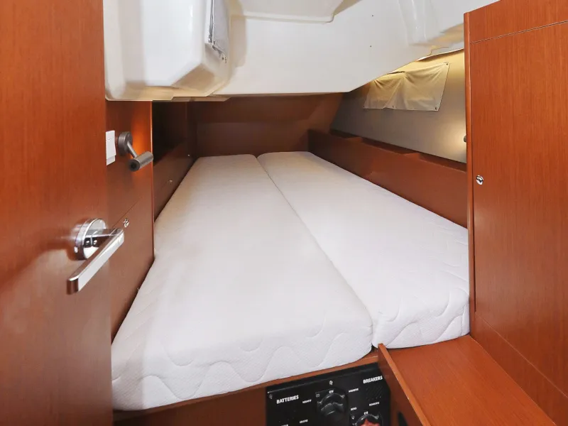 Cabin on Seven, a Beneteau Oceanis 41.1 sailboat at Zadar, Croatia
