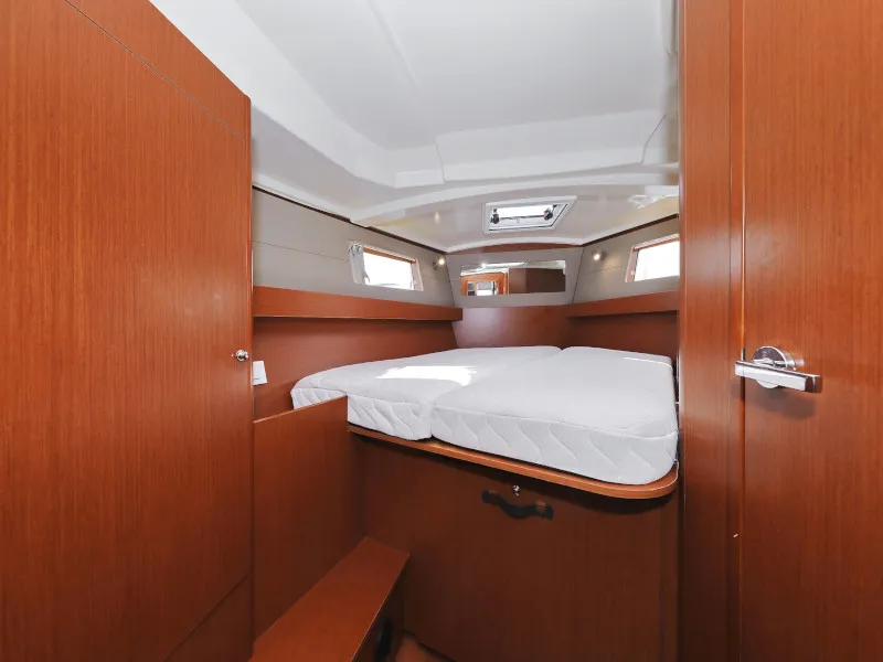 Cabin on Seven, a Beneteau Oceanis 41.1 sailboat at Zadar, Croatia